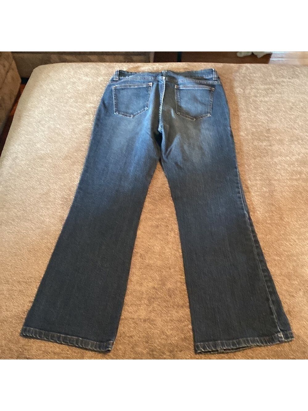 DKNY womens jeans; size 8 - Picture 3 of 3